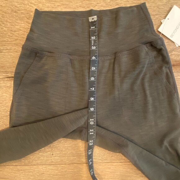 NWT Beyond Yoga | Heather Ribbed Midi Jogger in Heather Smoked Grey size XS 🩶 - Picture 7 of 15